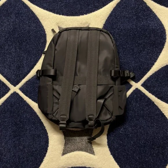 Lululemon New Crew Backpack 22L Black - Picture 2 of 3
